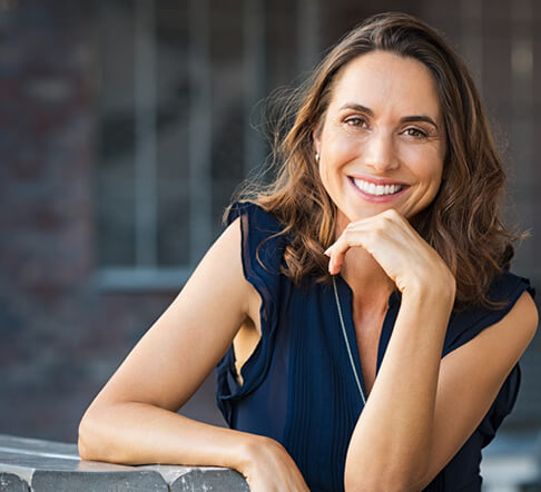 woman smiling with pretty white teeth